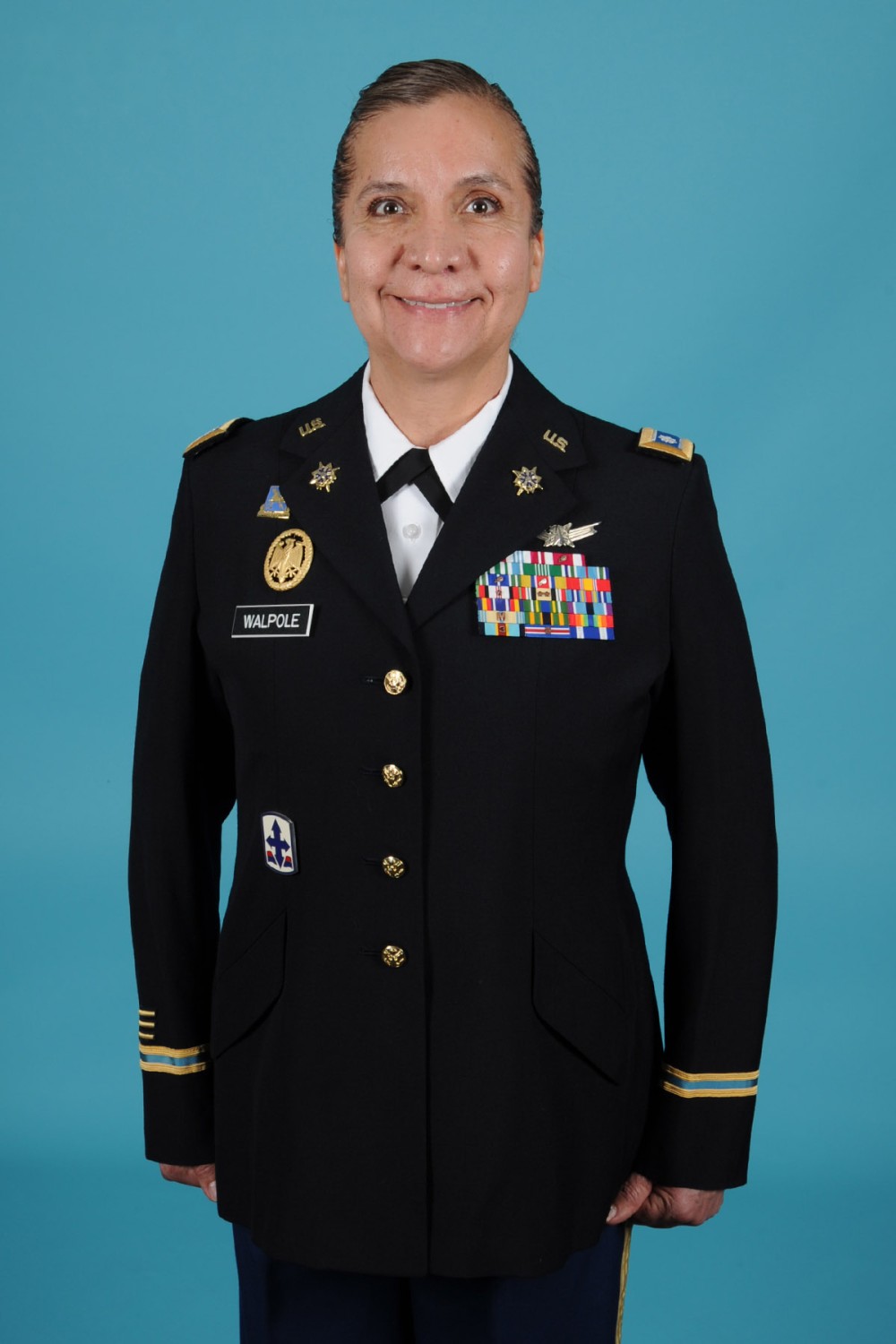 Official U.S. Army portrait of LTC (Ret.) Leticia Walpole in dress uniform